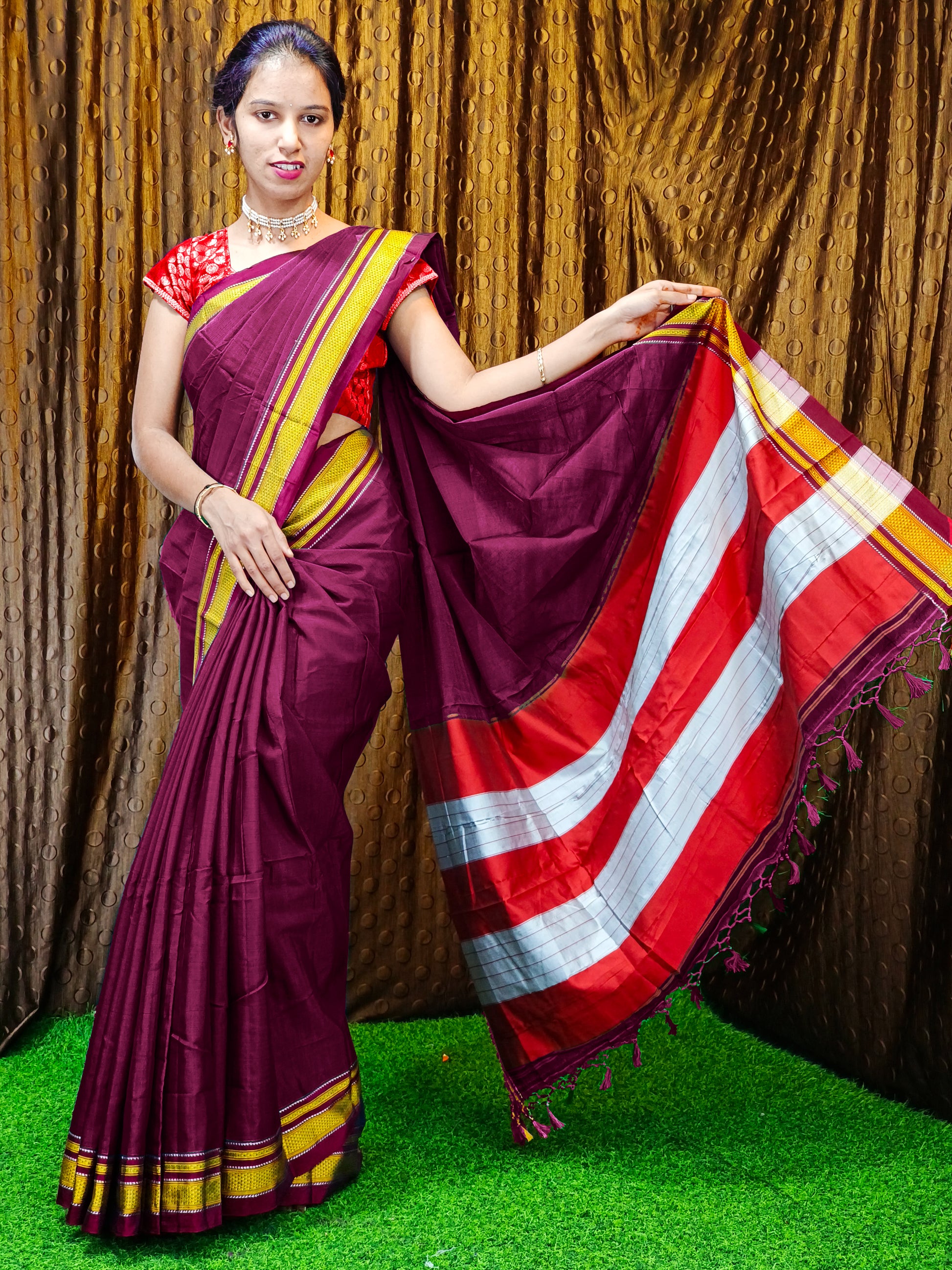 Irkal Cotton Saree for Women Phakkat Maroon Blouse Piece View