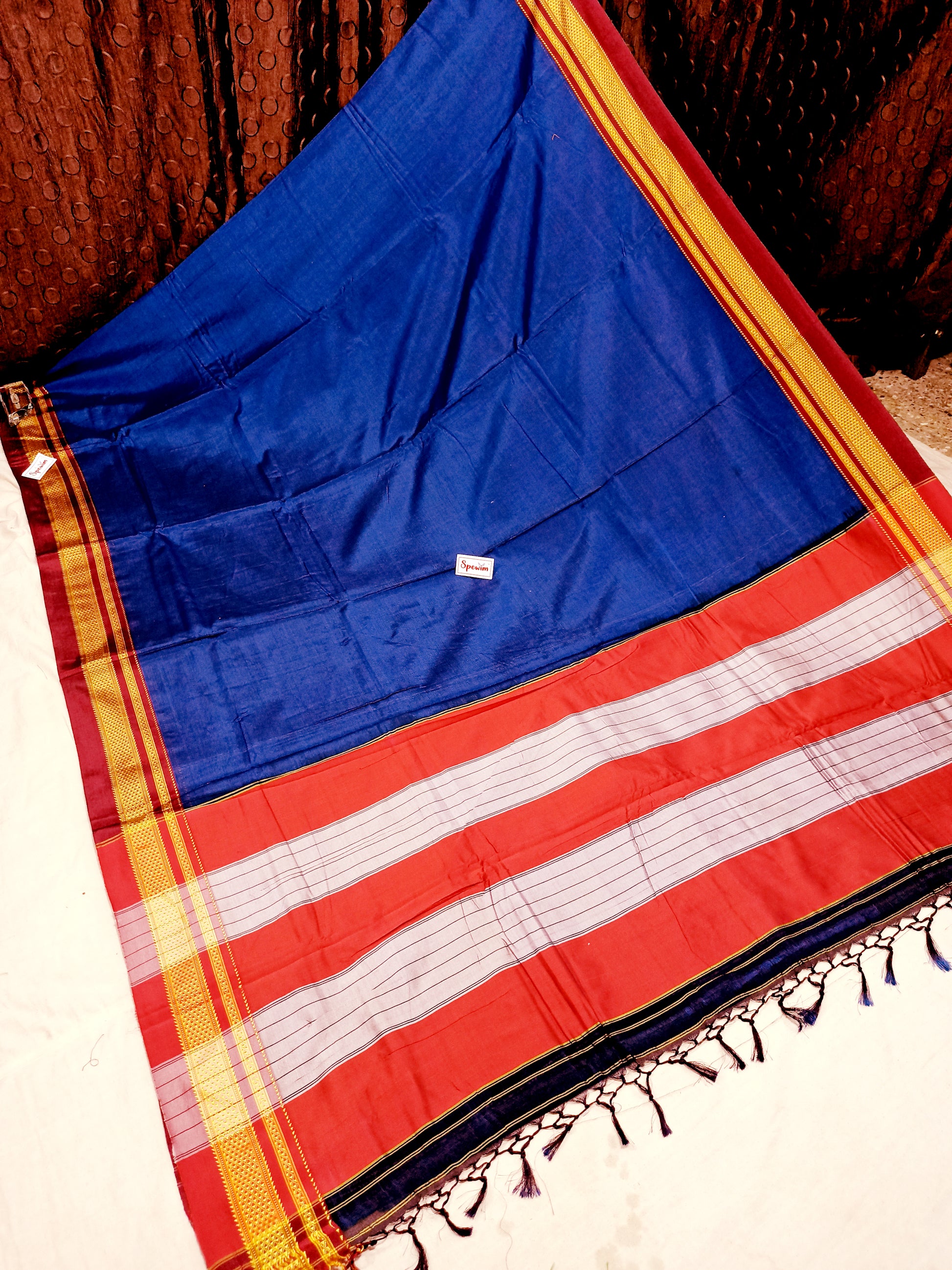 Irkal Cotton Saree for Women Phakkat Blue Border Close-up