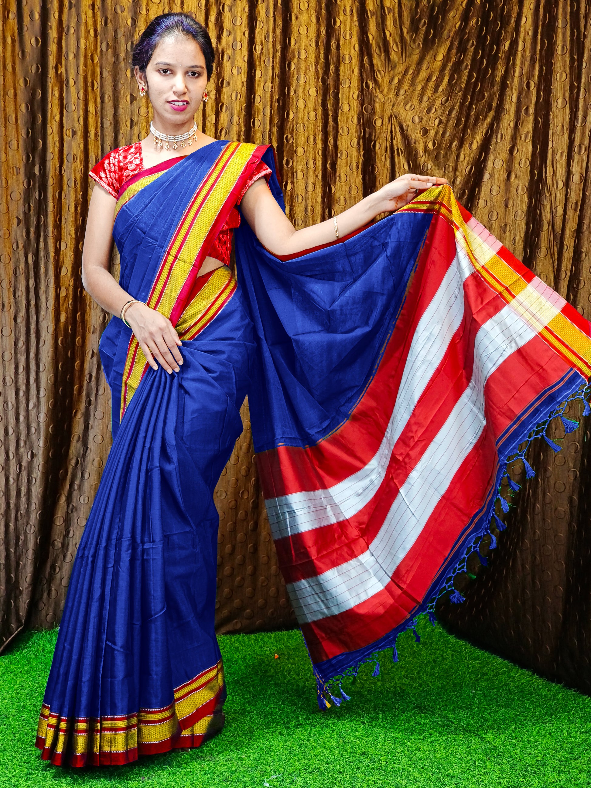 Irkal Cotton Saree for Women Phakkat Blue Blouse Piece View