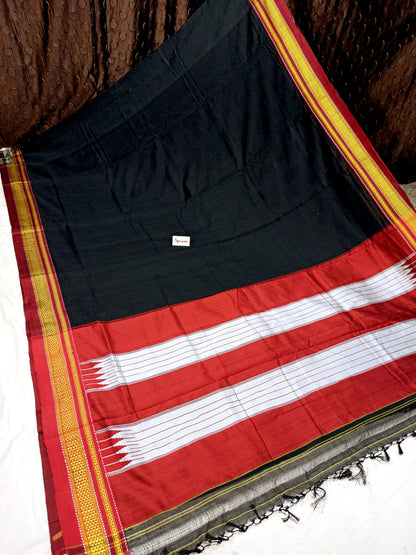 Irkal Cotton Saree for Women Phakkat Black Border Close-up