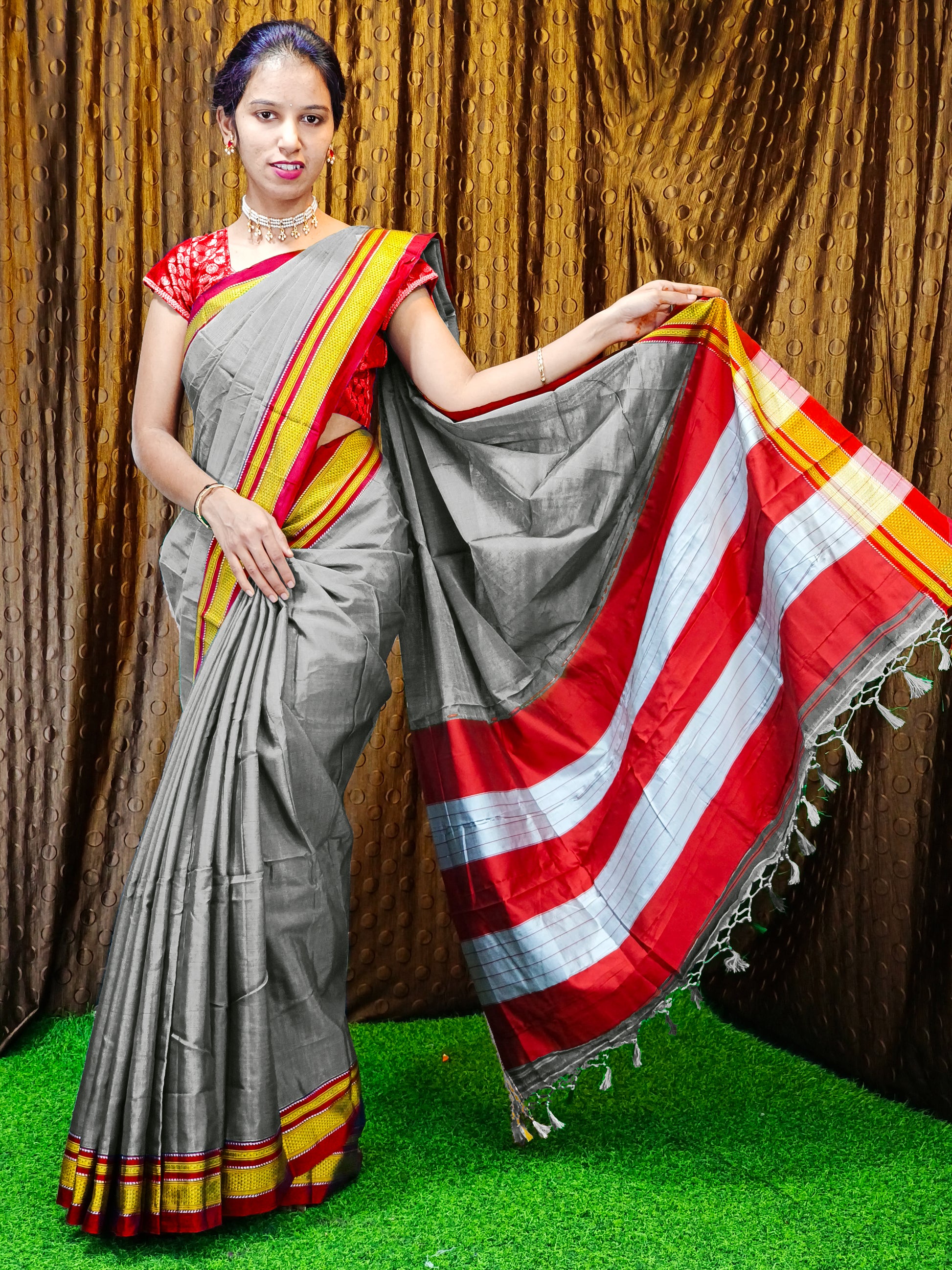 Irkal Cotton Saree for Women Phakkat Grey Blouse Piece View