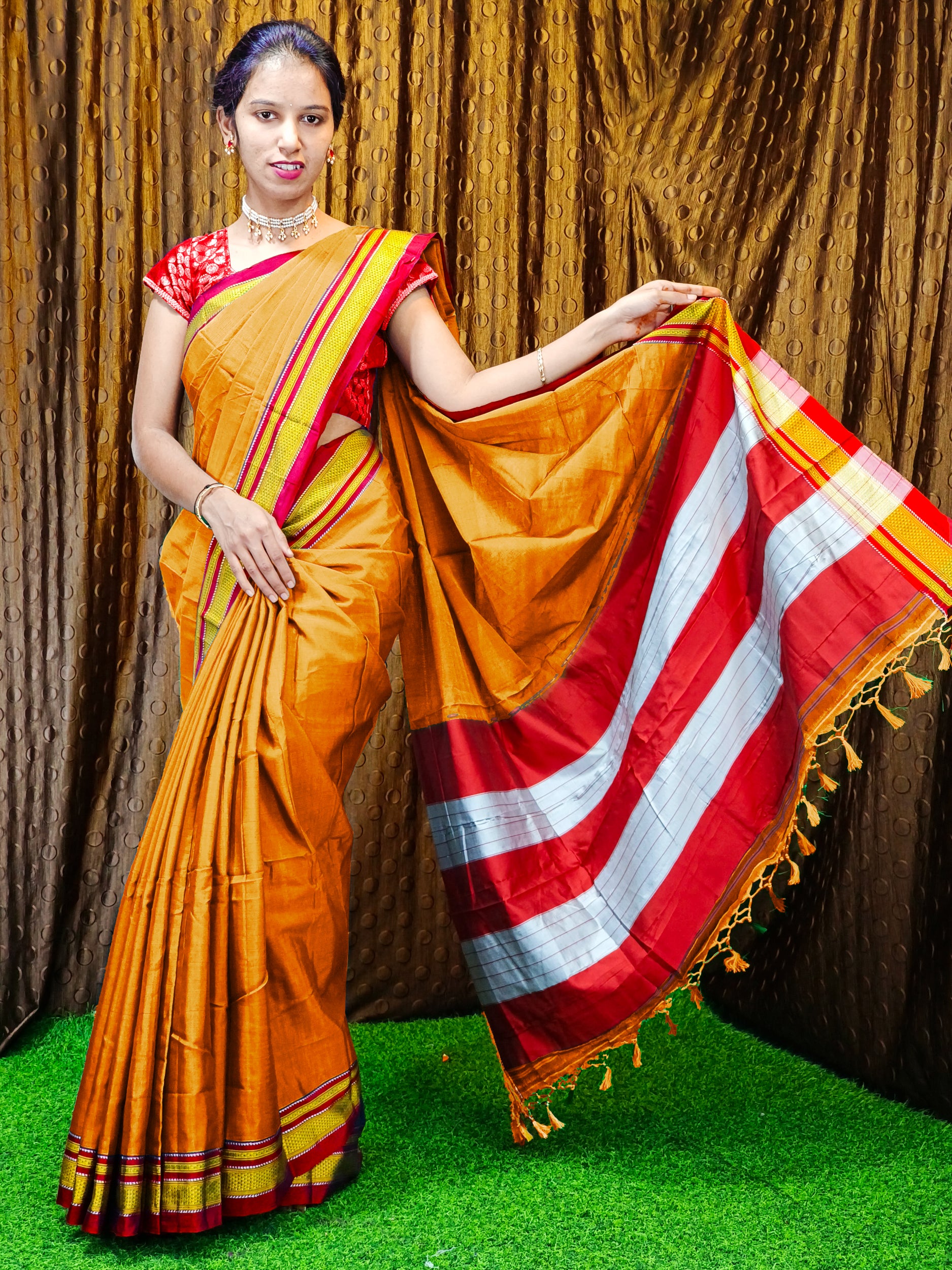 Irkal Cotton Saree for Women Phakkat Light Gold Blouse Piece View