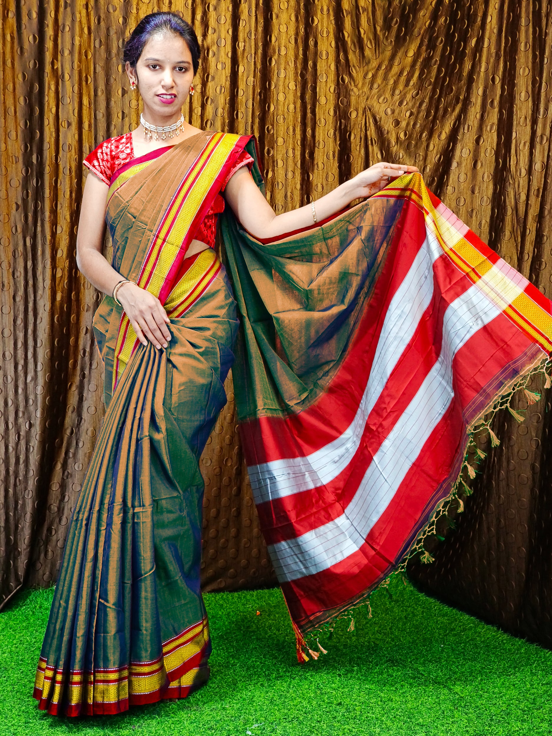 Irkal Cotton Saree for Women Phakkat Mint Green Blouse Piece View
