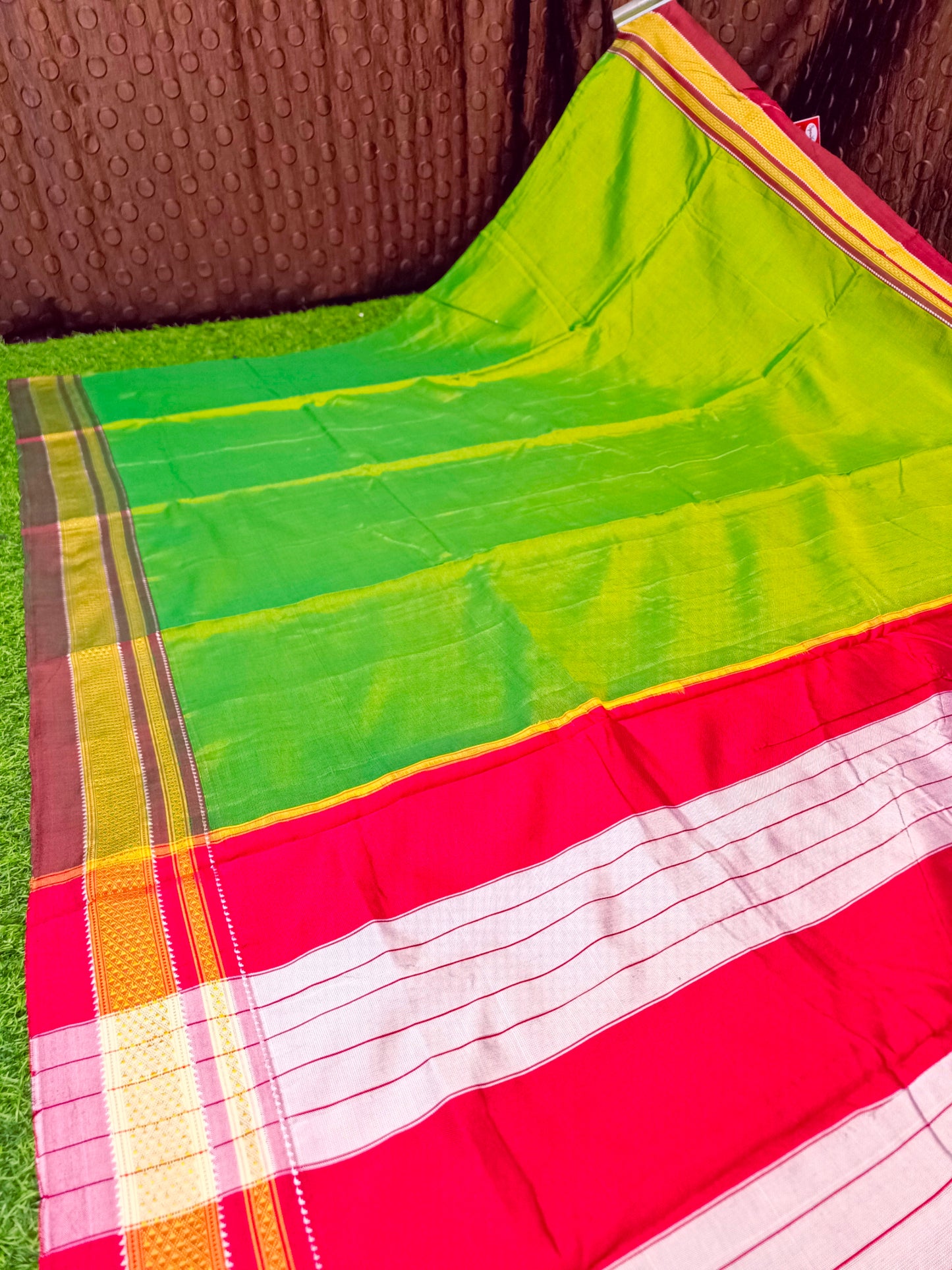 Irkal Cotton Saree for Women Phakkat Olive Pallu View
