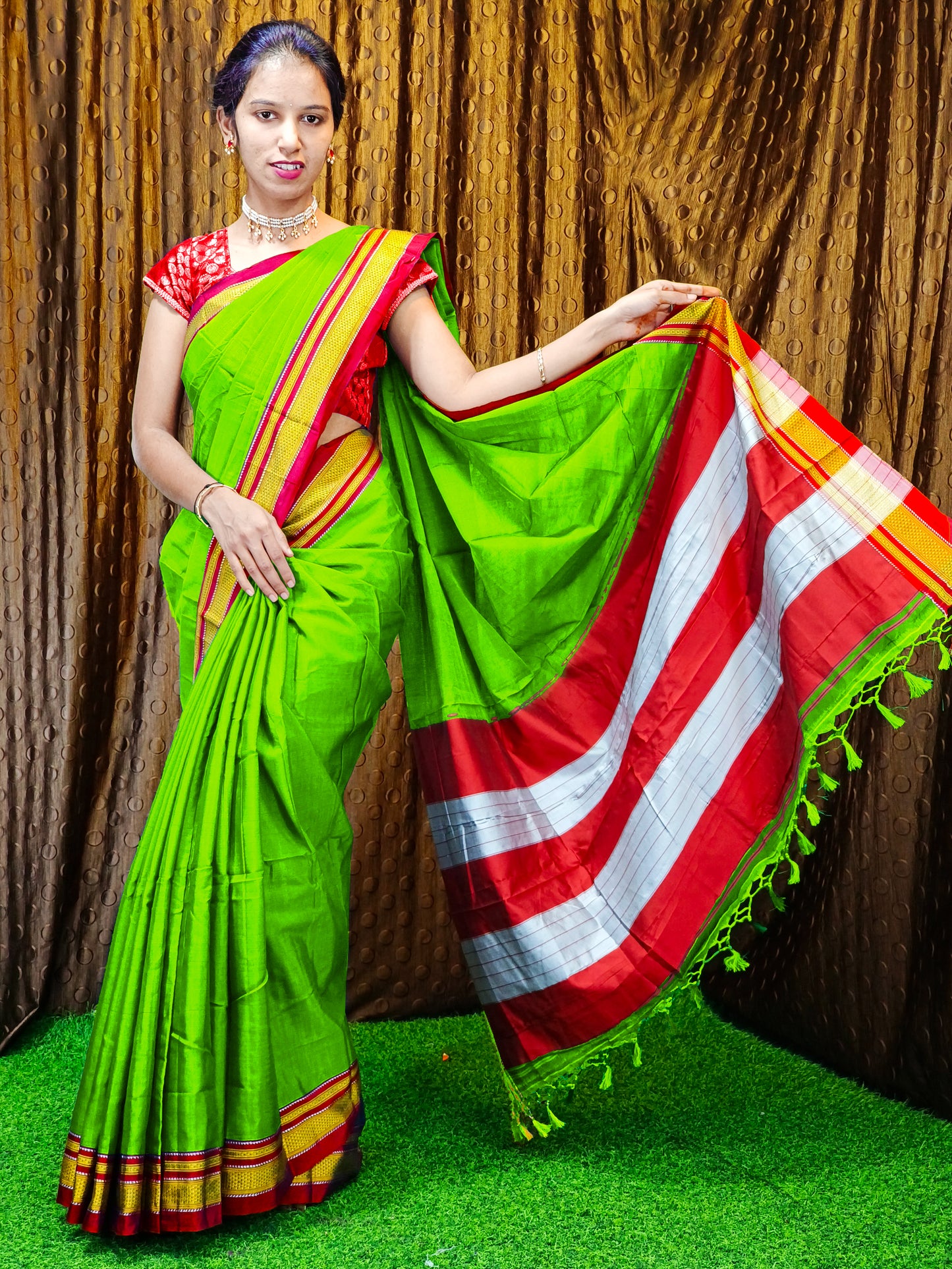 Irkal Cotton Saree for Women Phakkat Olive Blouse Piece View