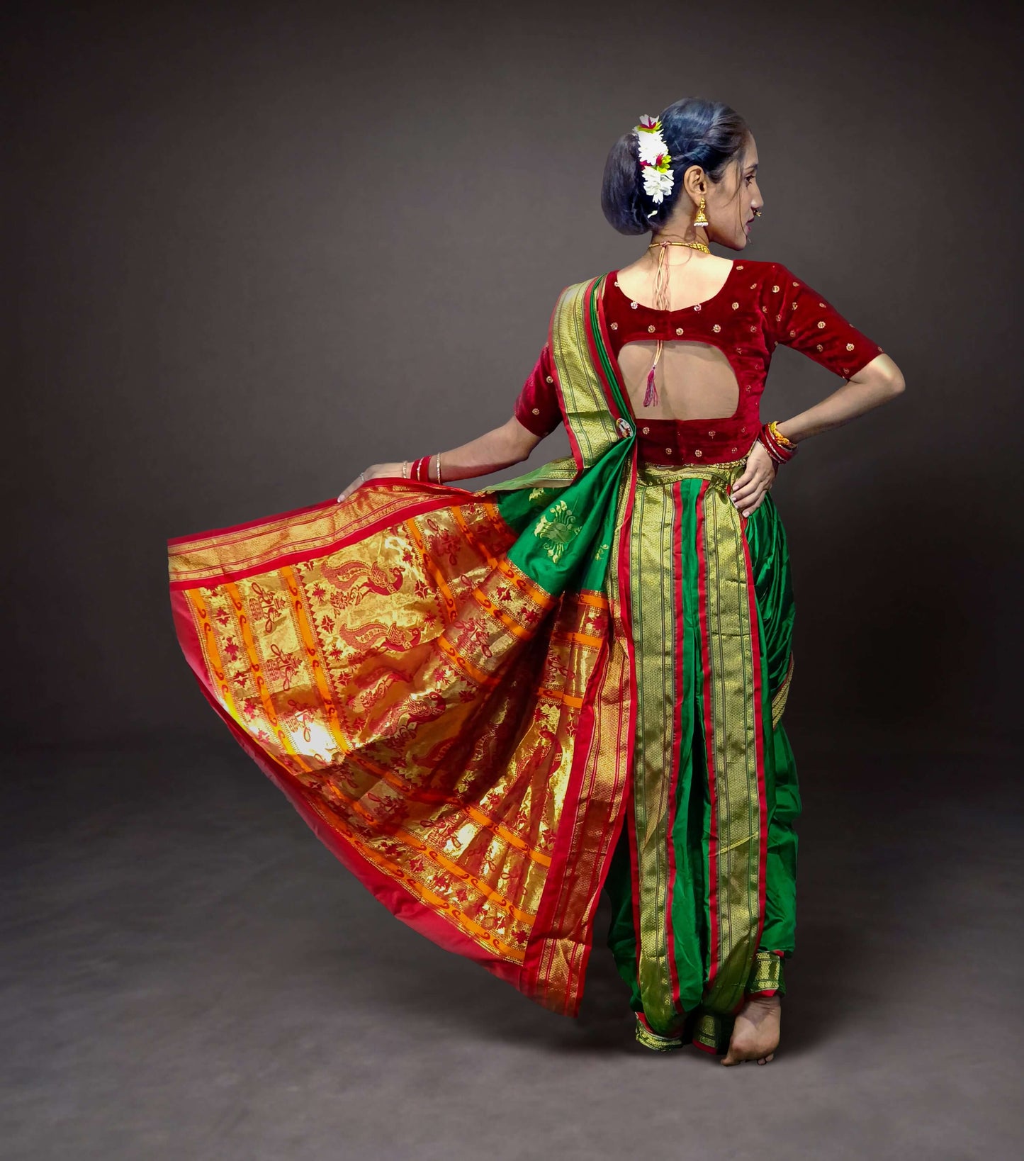 Ready-Made Nauvari Saree for Women Phakkat Green Saree Red Border