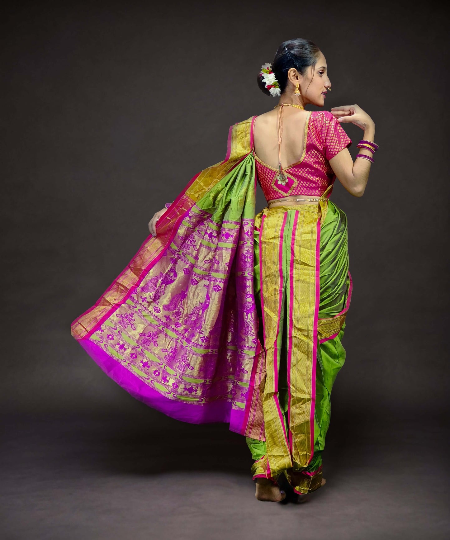 Ready-Made Nauvari Saree for Women Phakkat Mehandi Saree Pink Border